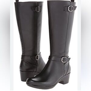 Clark’s Women's Black Leather Boots size 7
